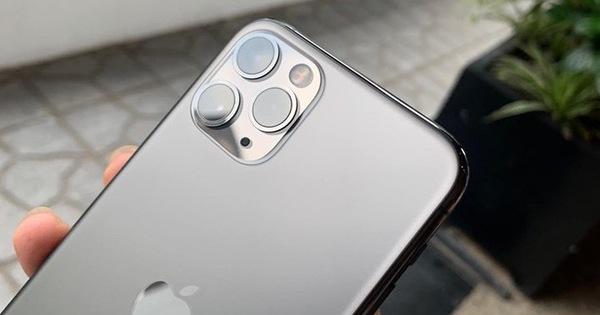Người Việt đầu tiên có iPhone 11: 'Có người trả giá 100 triệu đồng nhưng tôi không bán'