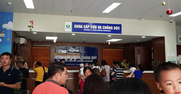 NÓNG: Nghi vấn cháu bé 3 tuổi bị bỏ quên trên xe đưa đón suốt 9 tiếng, đang được cấp cứu tại BV Nhi Trung ương