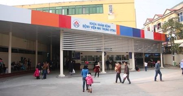 Sức khoẻ bé trai 3 tuổi bị bỏ quên 7 giờ trên xe đưa đón của trường mầm non hiện ra sao?